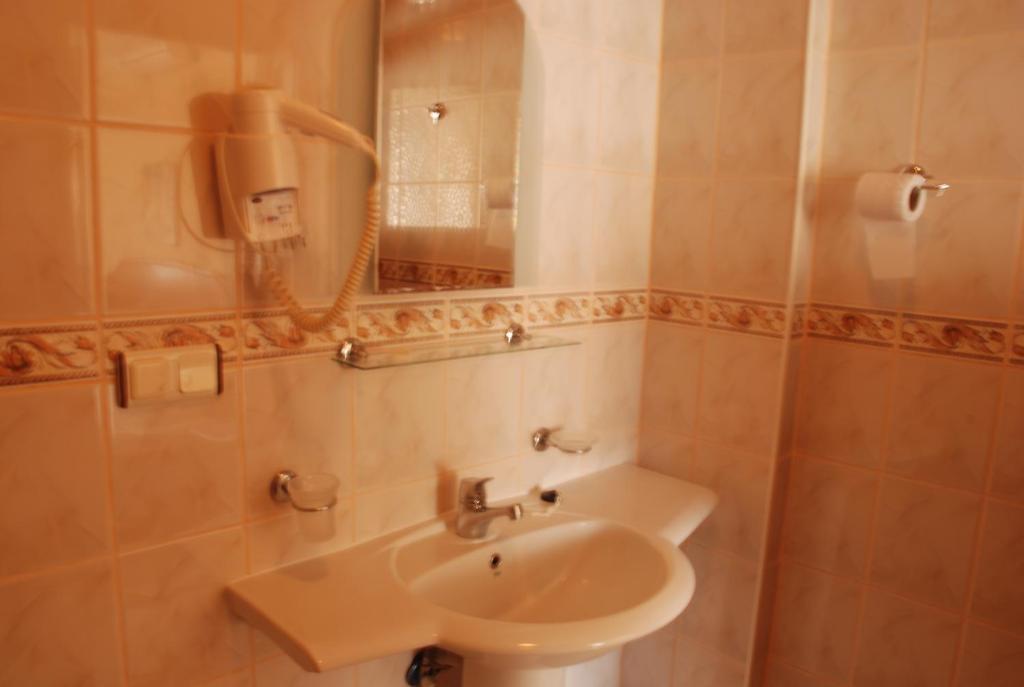 דליאן Hotel Doenmez מראה חיצוני תמונה
